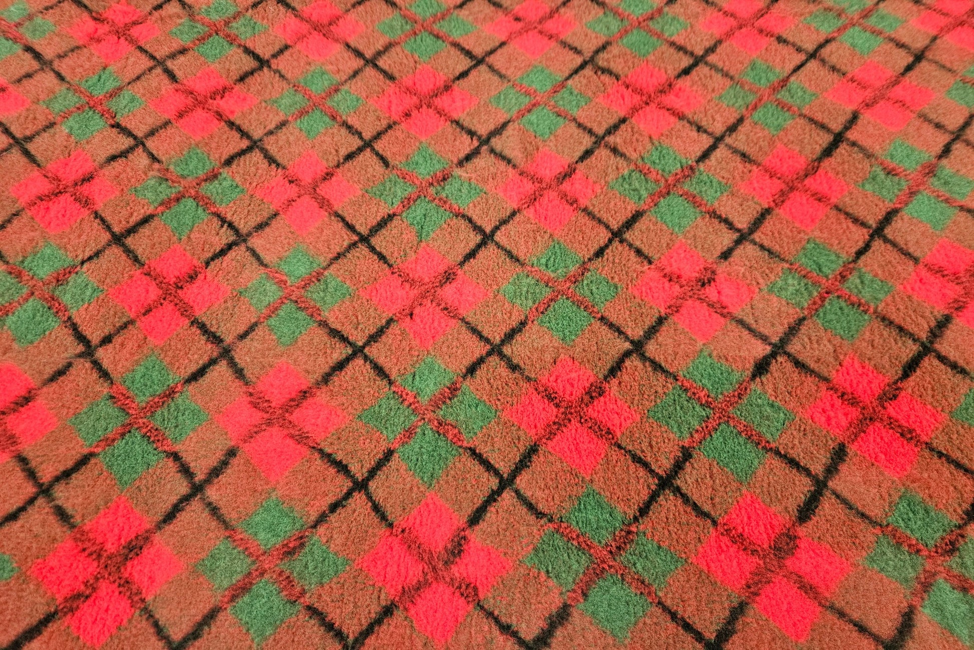 Vet Bed - Green Backed - Red, Green and Black Diamonds