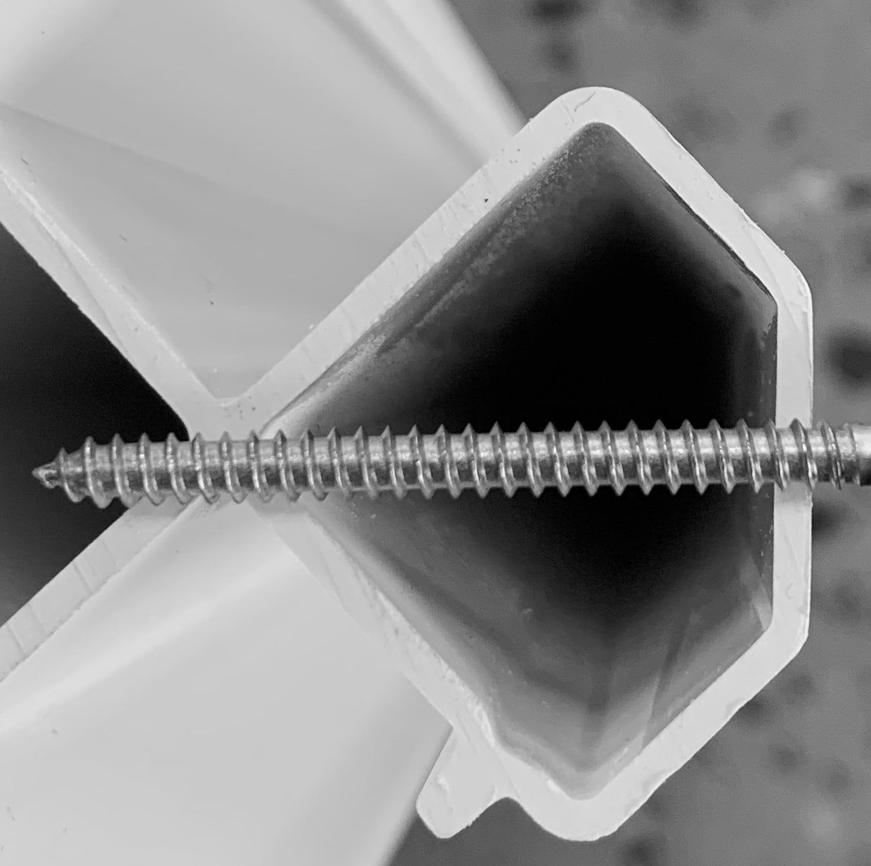 Screw for Whelping box