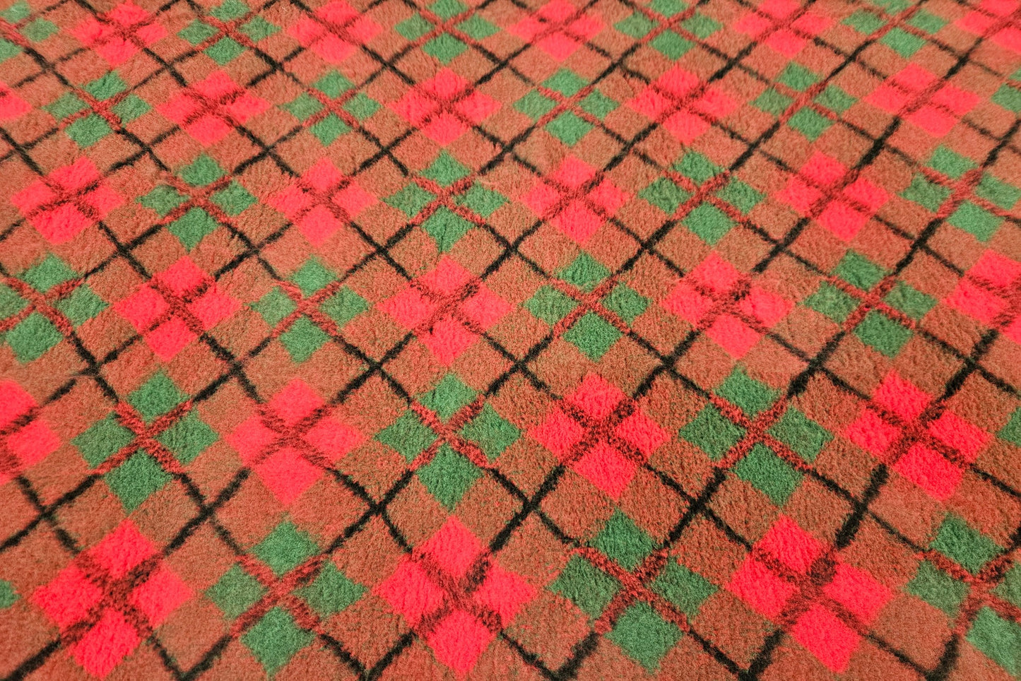 Vet Bed - Rubber Backed - Red, Green and Black Diamonds