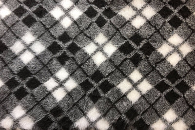 Vet Bed - Rubber Backed - Black and White Diamond